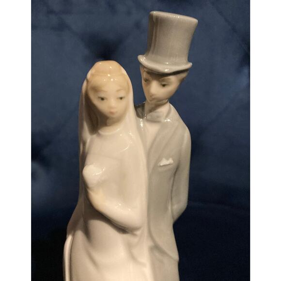 Nao Lladro 6" Bride & Groom Porcelain Figurine. Excellent.  No Box - Picture 4 of 8